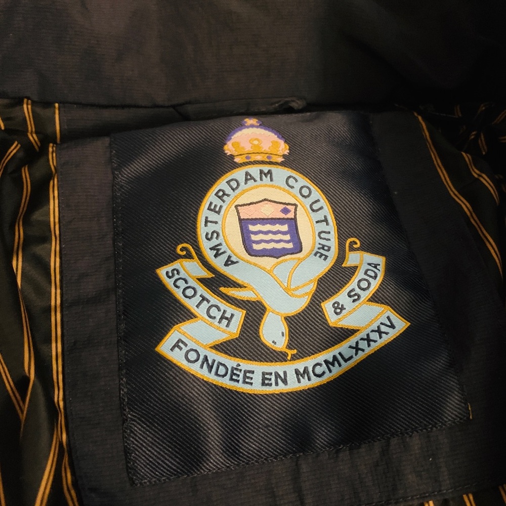 Coat - Picture 4 of 5